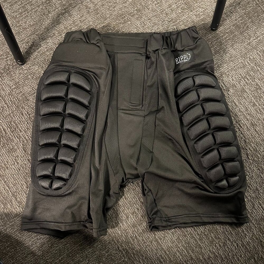 Rippl Impact Gear Snowboard Ski Impact Shorts Mens Black Padded - Size Small